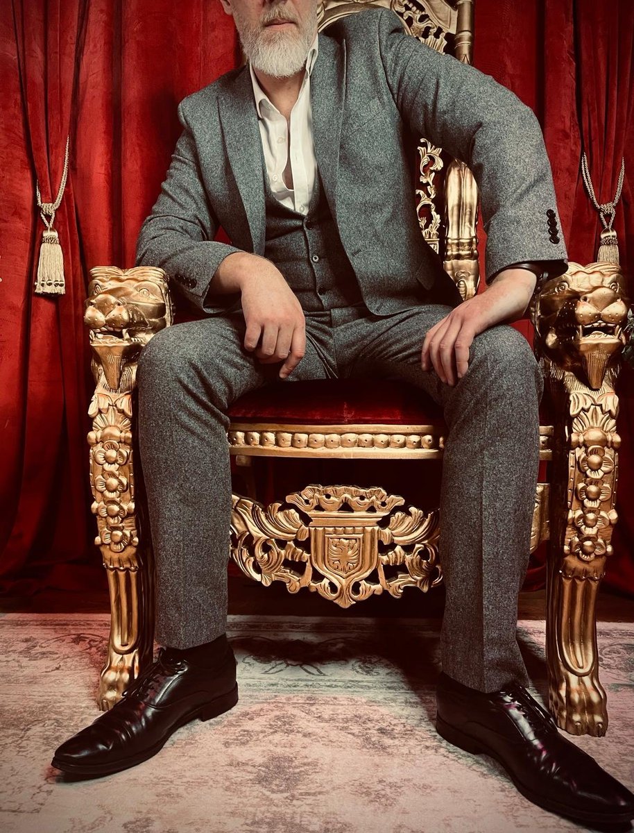 Better. Than. You.

Throne.com/thedominantneed