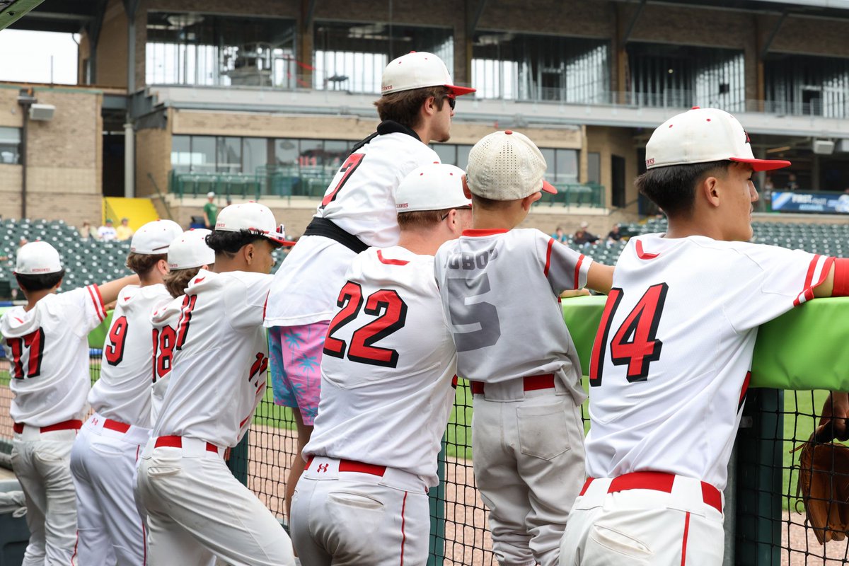 THE MAGIC CONTINUES!!

The RedHawks take down Westfield 5-2 and punch their ticket to tonight’s Semi-State Championship game at Four Winds Field!

First pitch vs. Valparaiso/FW is set for 7 PM TONIGHT! Let’s pack the stands and cheer on the RedHawks to State! 

#RedHawkPride