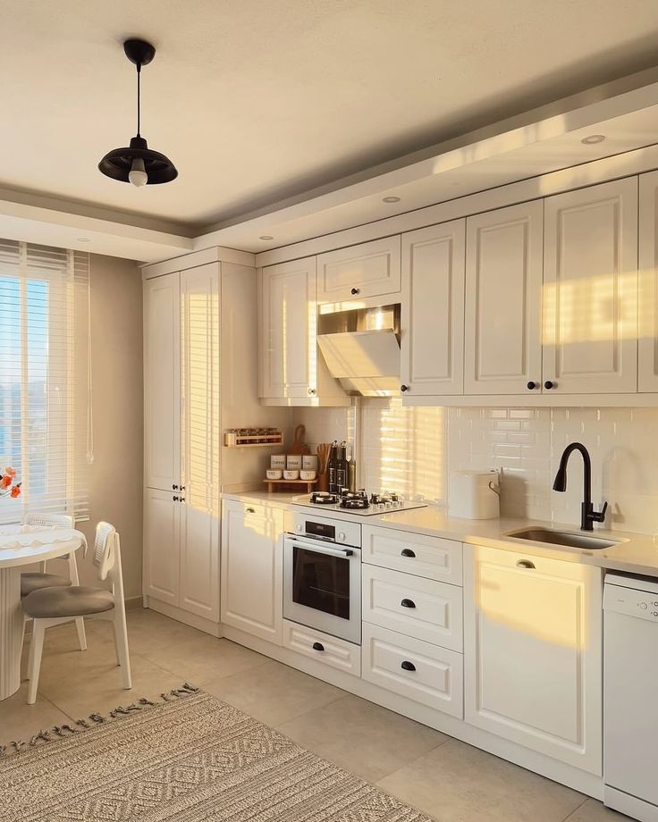 sen rabbimsin, verirsin (ikindi güneşi alan mutfak