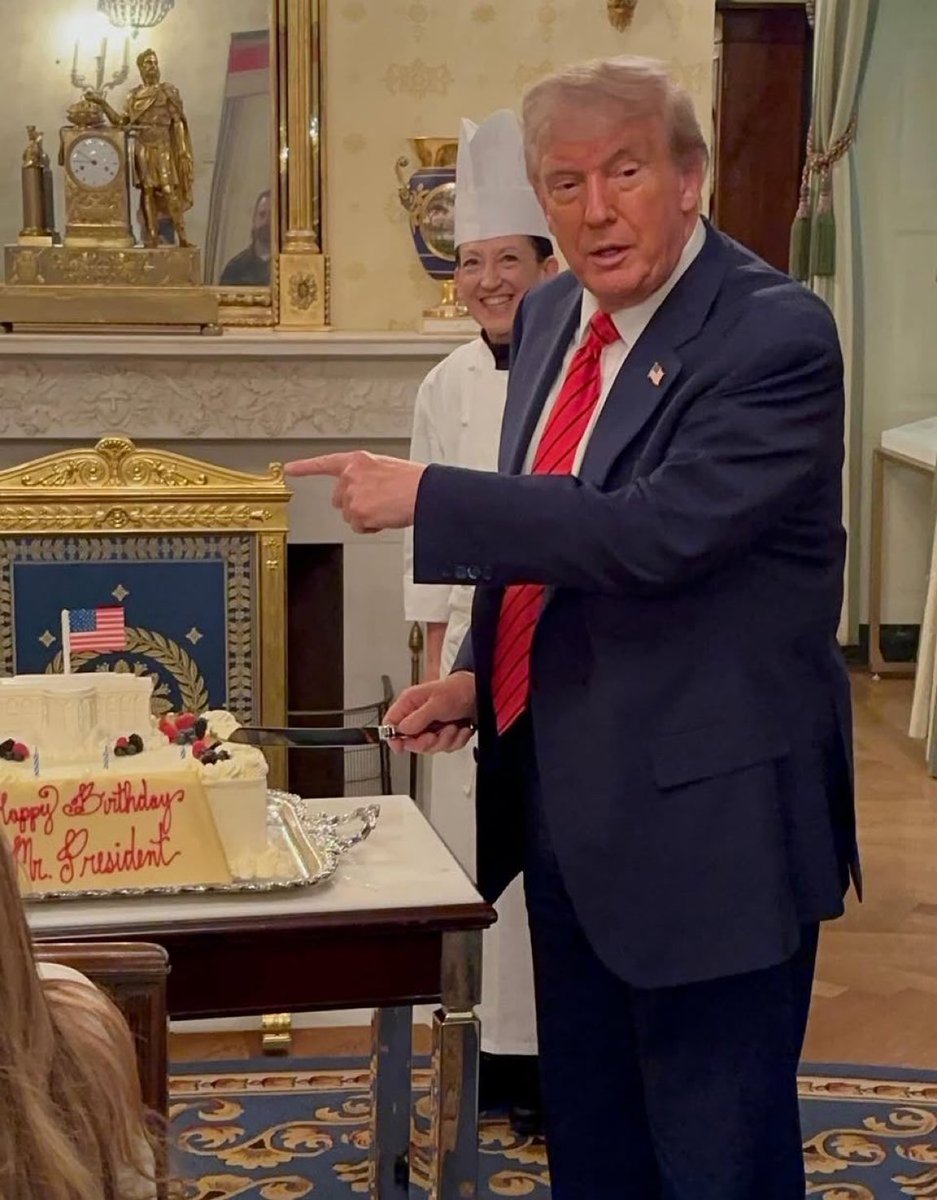 Benny Johnson (@bennyjohnson) on Twitter photo President Trump cutting his White House themed birthday cake inside the White House.
📸: <a href="/DonaldJTrumpJr/">Donald Trump Jr.</a> President Trump cutting his White House themed birthday cake inside the White House.
📸: <a href="/DonaldJTrumpJr/">Donald Trump Jr.</a>
