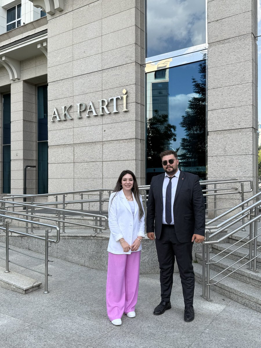 Geleceğe Nefes 
Şehirlere Direnç Çalıştayımızdan 
<a href="/aysenur_gokk/">Ayşenur Gök</a> Başkanımla evimizden bir kare..