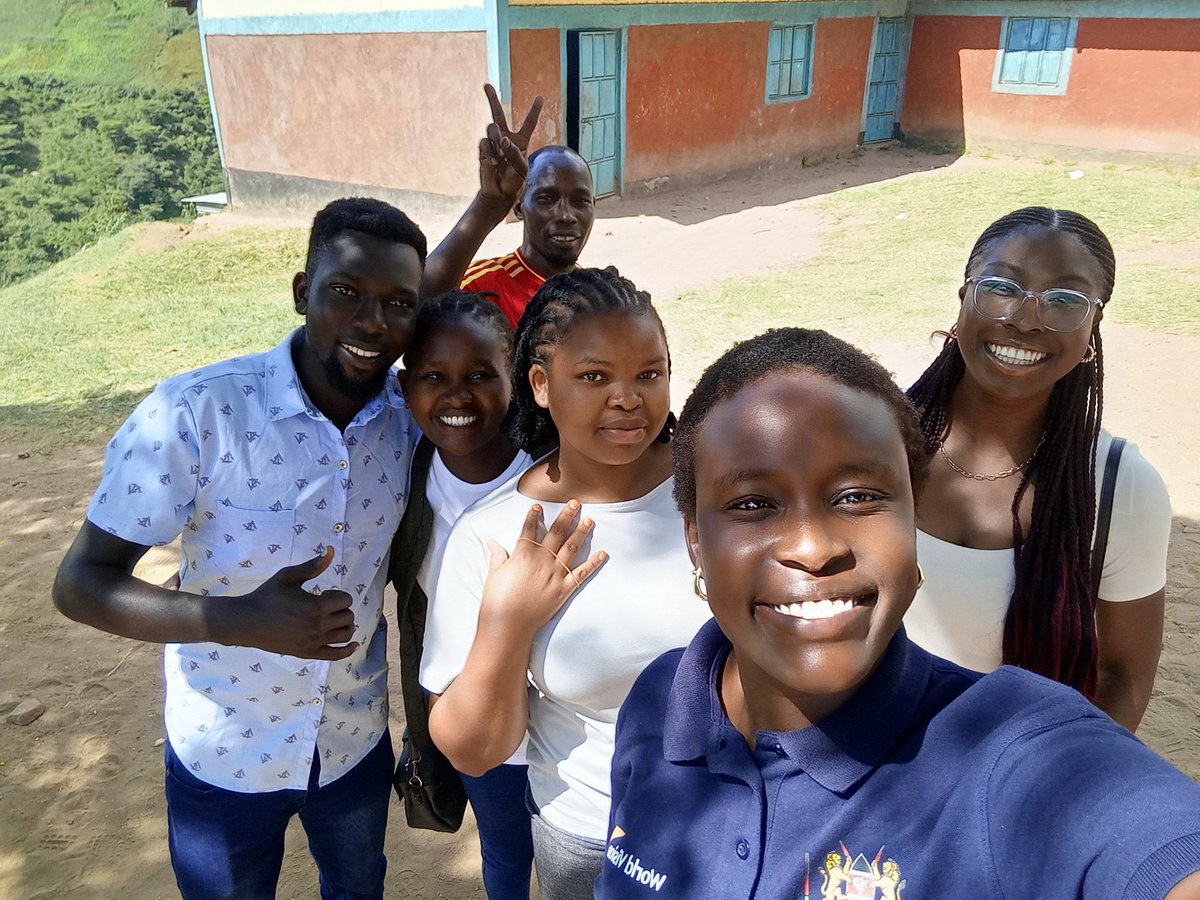_kemsa__'s tweet image. Stepping Into Hope at Psiywo 🌿
Today’s visit to Psiywo Comprehensive School brought to life @irep_foundation's grassroots impact — from scenic walks to heartwarming chats with students. A true home of hope, learning, and transformation. 💜📚
#BeautifulWestPokot