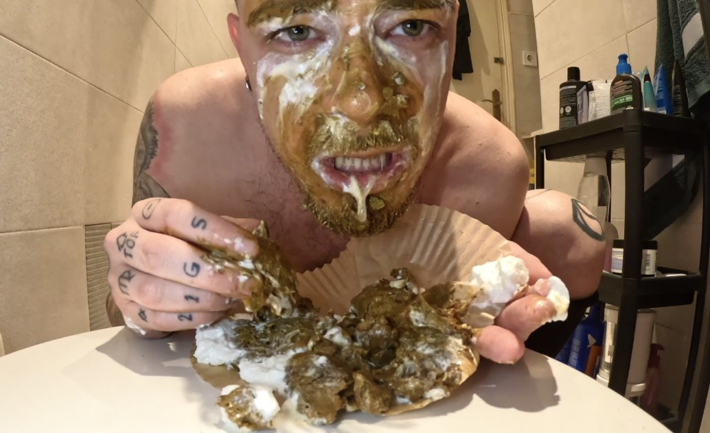 🎂💩 Making a shitty cake🎂💩

Wearing knee-high socks, I unleashed this monster, poured whipped cream on it, and stuck my face inside 🤤🐷

🔗 SCATBOOK.COM/RANDYDARK 

#scat #man #fetish