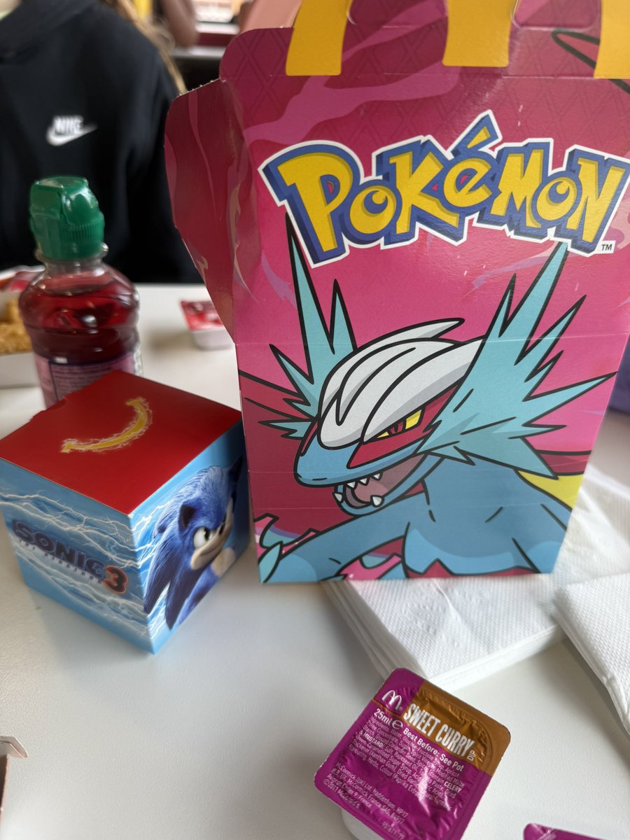 Pieater_'s tweet photo. @McDonaldsUK Took my little one to one of your restaurants tonight as they are a big Pokemon fan and wanted some trading cards only to be given this instead. When I asked your staff if they had any cards I was told that is a Pokemon? Even when I pointed out it was Sonic https://t.co/g96OyqlXwV