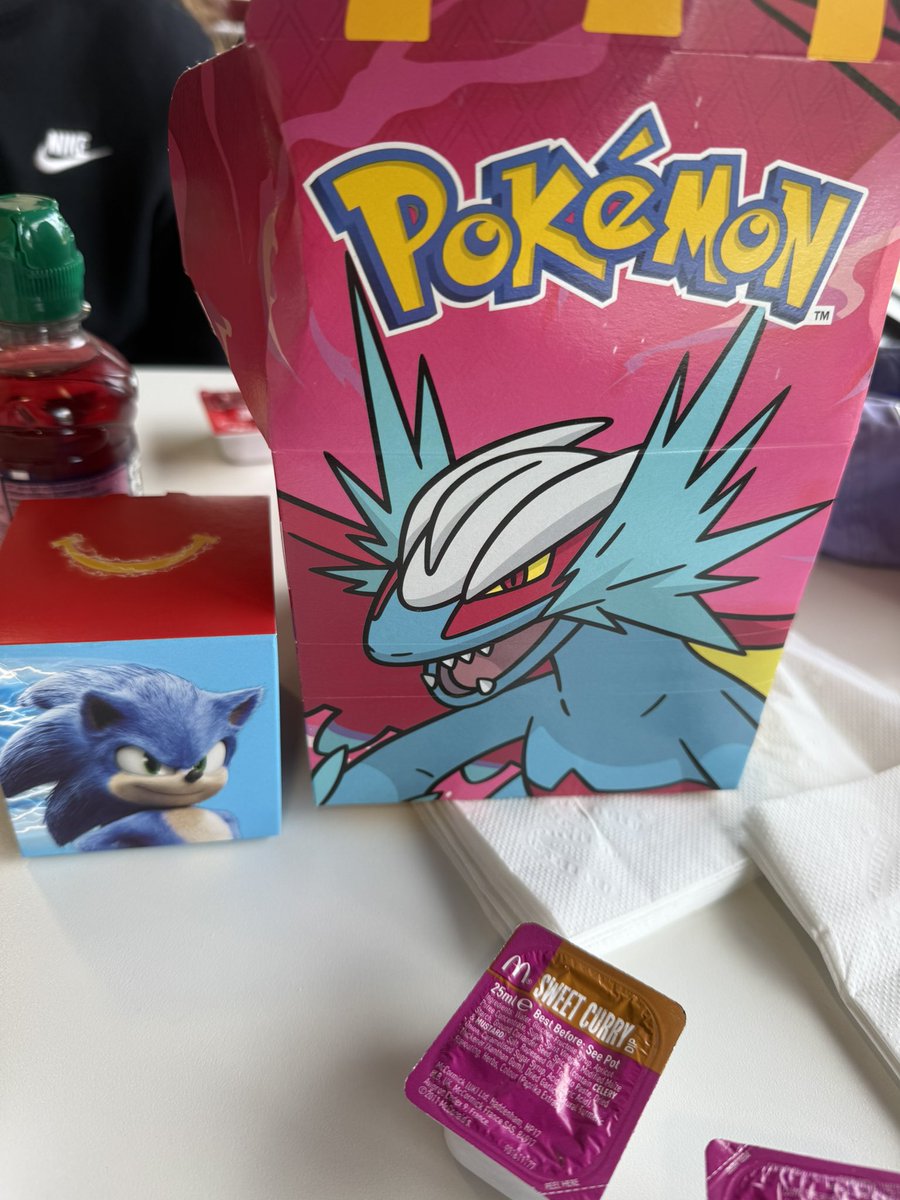 Pieater_'s tweet photo. @McDonaldsUK Took my little one to one of your restaurants tonight as they are a big Pokemon fan and wanted some trading cards only to be given this instead. When I asked your staff if they had any cards I was told that is a Pokemon? Even when I pointed out it was Sonic https://t.co/g96OyqlXwV