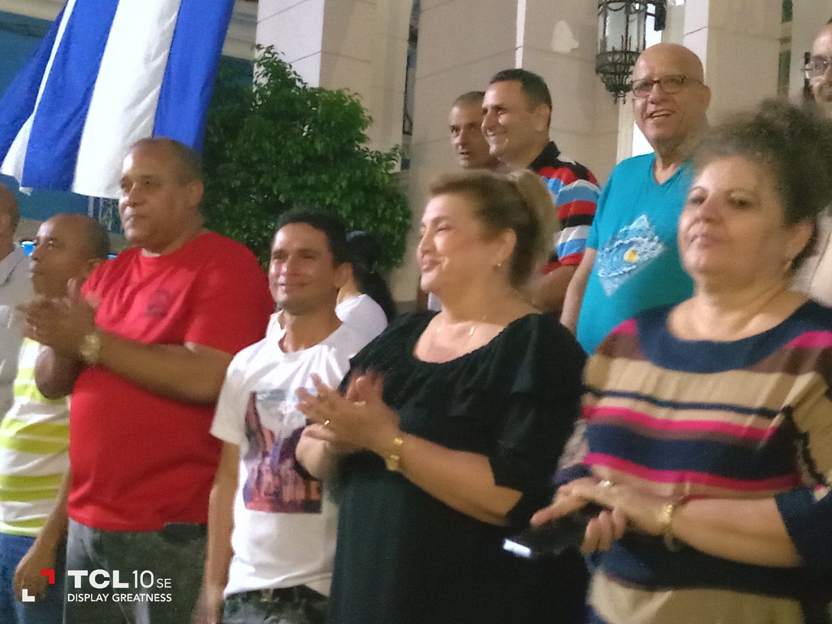 Radio Sancti Spíritus #Cuba (@radiossp) on Twitter photo <a href="/DiazCanelB/">Miguel Díaz-Canel Bermúdez</a> <a href="/DrRobertoMOjeda/">Dr. Roberto Morales Ojeda</a> <a href="/AlexisLorente74/">Alexis Lorente Jiménez</a> <a href="/DeivyPrezMartn1/">Deivy Pérez Martín</a> 🇨🇺 Subrayó los desafíos que enfrentan los sectores de la educación y la salud, y los avances en la cultura y el deporte. “Esta condición nos inspira a seguir trabajando”, aseguró <a href="/DeivyPrezMartn1/">Deivy Pérez Martín</a> <a href="/DiazCanelB/">Miguel Díaz-Canel Bermúdez</a> <a href="/DrRobertoMOjeda/">Dr. Roberto Morales Ojeda</a> <a href="/AlexisLorente74/">Alexis Lorente Jiménez</a> <a href="/DeivyPrezMartn1/">Deivy Pérez Martín</a> 🇨🇺 Subrayó los desafíos que enfrentan los sectores de la educación y la salud, y los avances en la cultura y el deporte. “Esta condición nos inspira a seguir trabajando”, aseguró <a href="/DeivyPrezMartn1/">Deivy Pérez Martín</a>