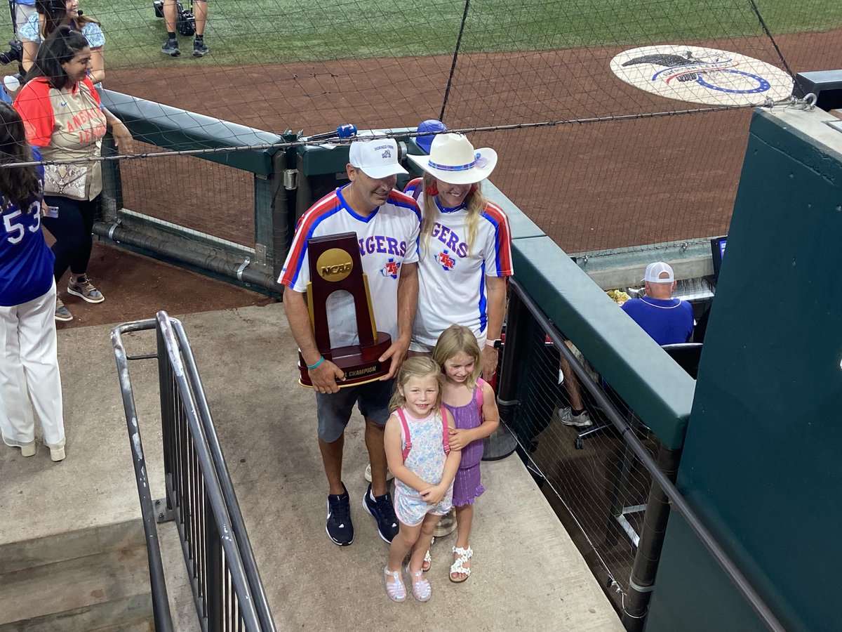 ⚾️🏐 <a href="/TCU_Athletics/">TCU Athletics</a> <a href="/TCUBeachVB/">TCU Beach Volleyball</a>