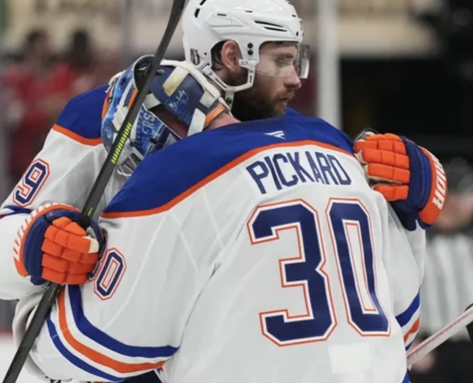 CoachsCornerDC's tweet image. Will the momentum be with the Oilers tonight? What&apos;s the score and who gets the GWG?