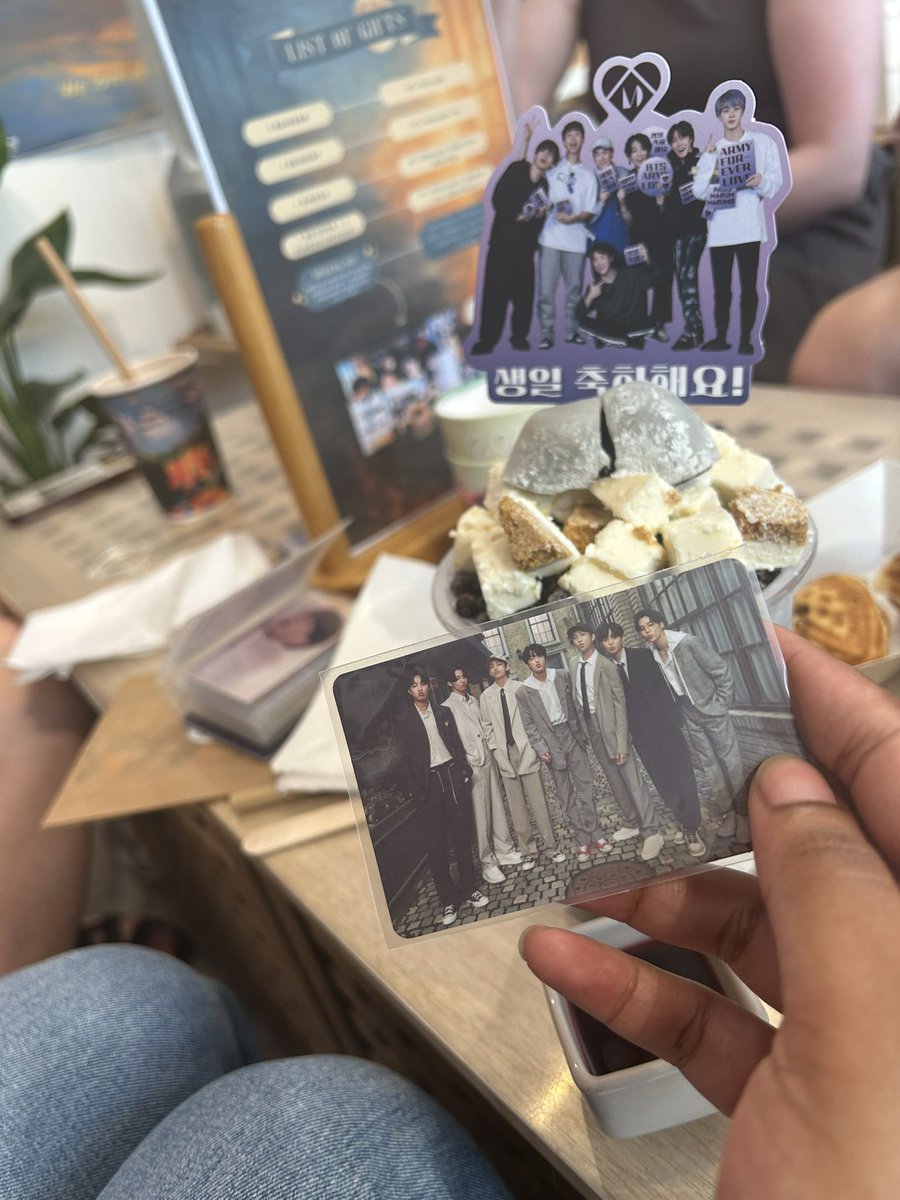 vcutesmile's tweet photo. #BTS12thAnniversary 
7 more days and we made it💜
@ maeum https://t.co/t8PpwLowj7