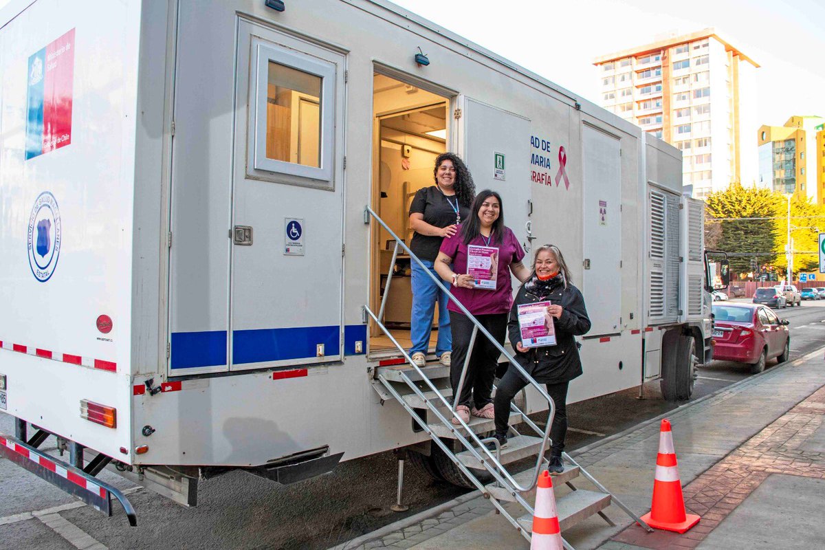 SaludMagallanes's tweet image. 🔴#TrabajoIntersectorial Recientemente participamos junto a @SeremiSalud_XII en Jornada #MujerMigrante, organizada por @MigracionesCL informando y orientando a participantes en torno a salud sexual y reproductiva, además de facilitar acceso a mamografía, mediante #MamógrafoMóvil