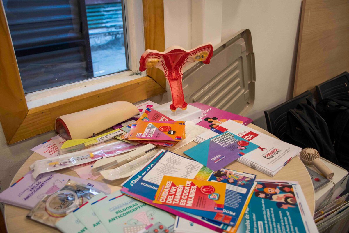 SaludMagallanes's tweet image. 🔴#TrabajoIntersectorial Recientemente participamos junto a @SeremiSalud_XII en Jornada #MujerMigrante, organizada por @MigracionesCL informando y orientando a participantes en torno a salud sexual y reproductiva, además de facilitar acceso a mamografía, mediante #MamógrafoMóvil