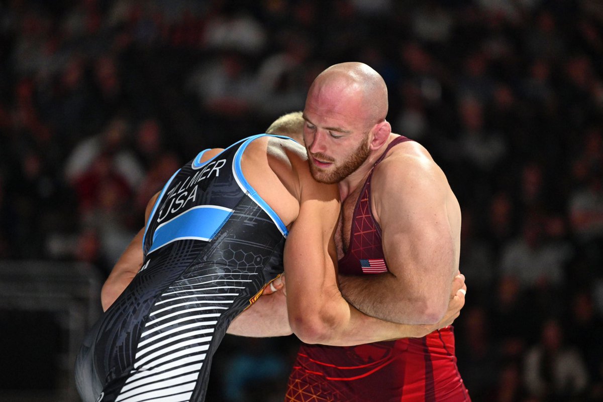 Kyle Snyder wins 8-0 over Hayden Zillmer in match one.

📸: <a href="/SJanickiPhoto/">SJanicki Photo</a>