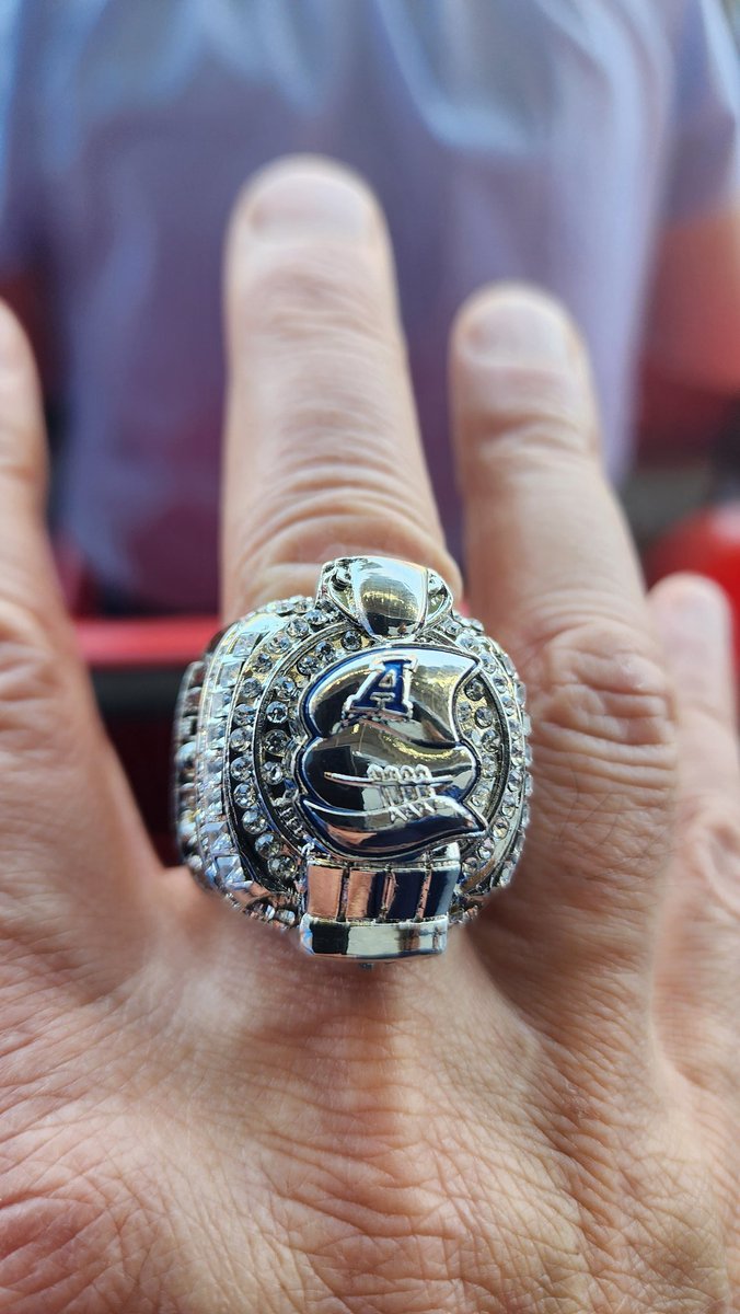 Ok this is pretty sweet. Let's get another one. <a href="/TorontoArgos/">Toronto Argonauts</a> #PullTogether
