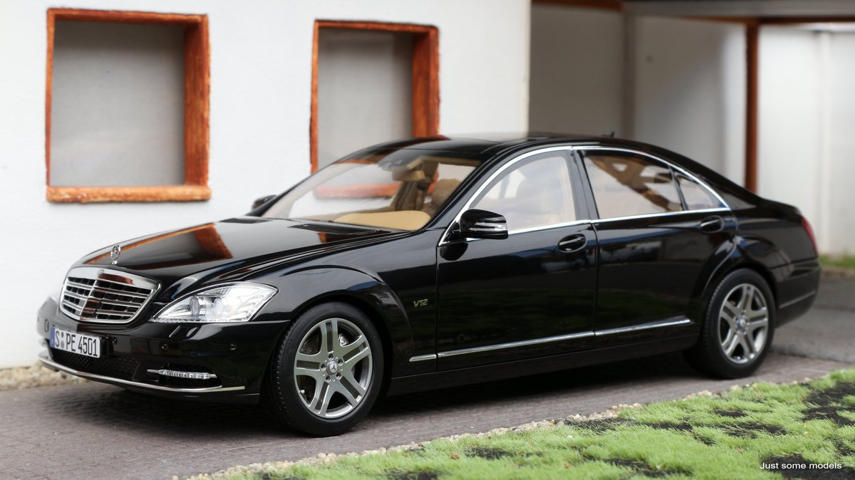 justsomemodels's tweet photo. 1:18 Mercedes-Benz W221 S600L, Obsidian black - Motorhelix
Full review, un oxing in Youtube:
https://t.co/3RqU9VjbJE
#mercedes #mercedesbenz #w221 #sclass #sklasse #s600 #s600l #luxury #luxurycars #v12 #118scale #diecast #modelcar #miniature #motorhelix #jsm #justsomemodels https://t.co/FXh1fpH2KY