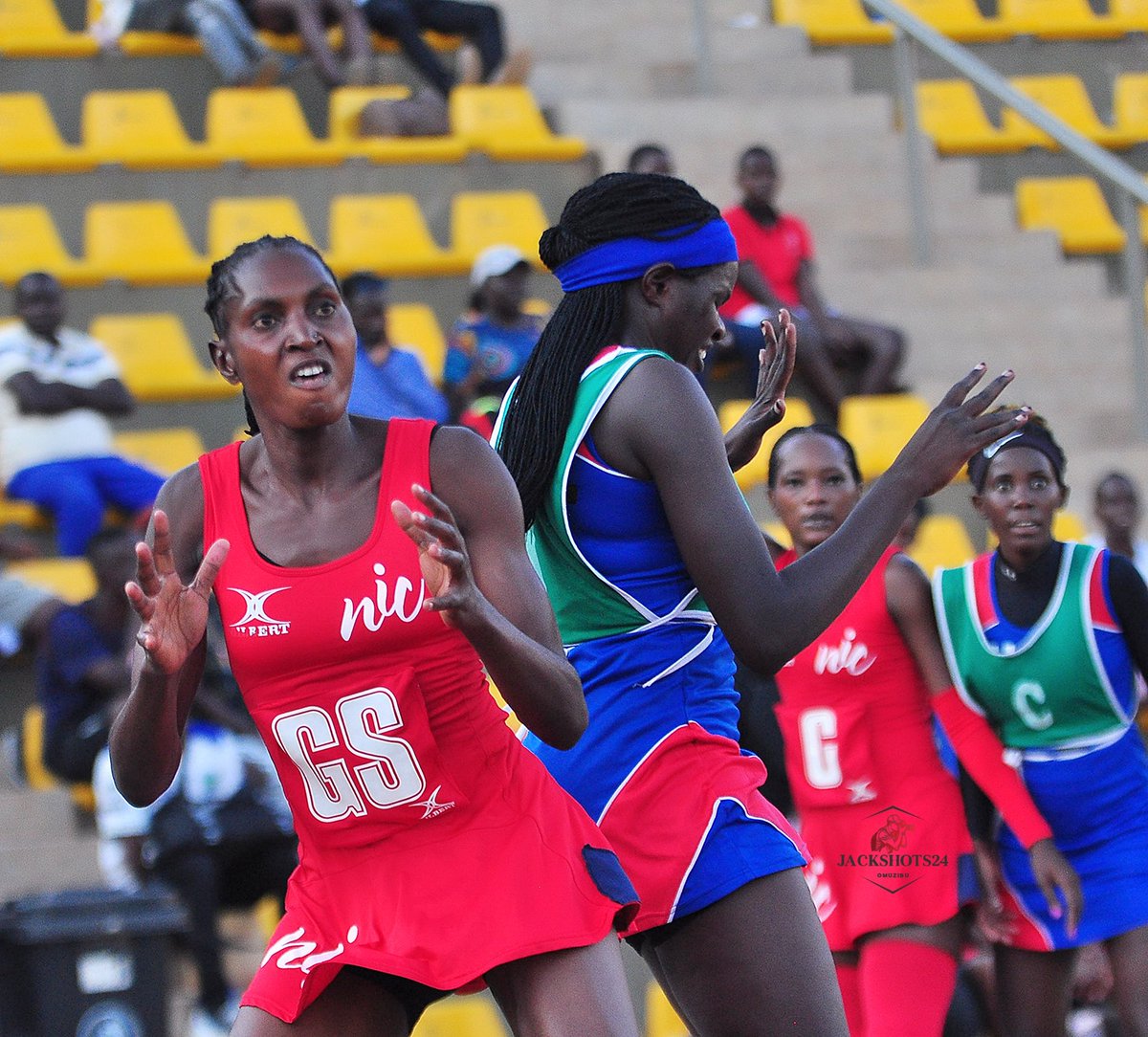 When it comes to elbows, Zam of NIC Netball club is the best! 

Omwana akuba BA defender, nafuna neweyewogoma.

However, today Santino was spot on.
#Jackshots24 
<a href="/IsabiryeDavid/">David Isabirye</a> <a href="/Kayiirajackson/">Kayiira Jackson24</a> <a href="/NetballUpdates1/">Uganda Netball Updates</a>