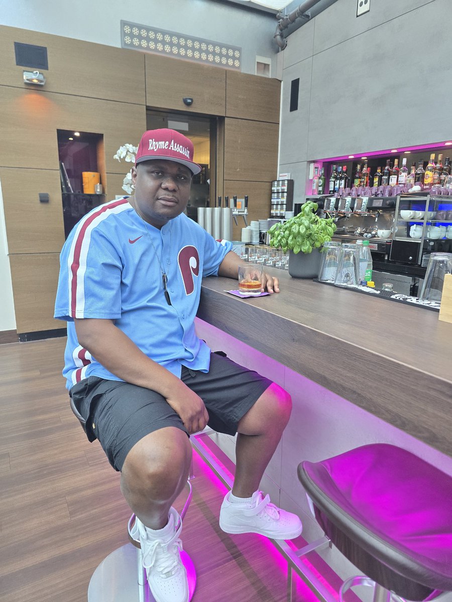 By the bar cooling off  knowing fire bars is what got me here Big shout out to everyone who was a part of the #RunEmUp project your efforts produced all this recognition&amp; it  only propels me to #BeMighty 

#RunEmUp #DedicatedToSelf #RhymeAssassin #UncleRhymez #BeMighty  #Berlin