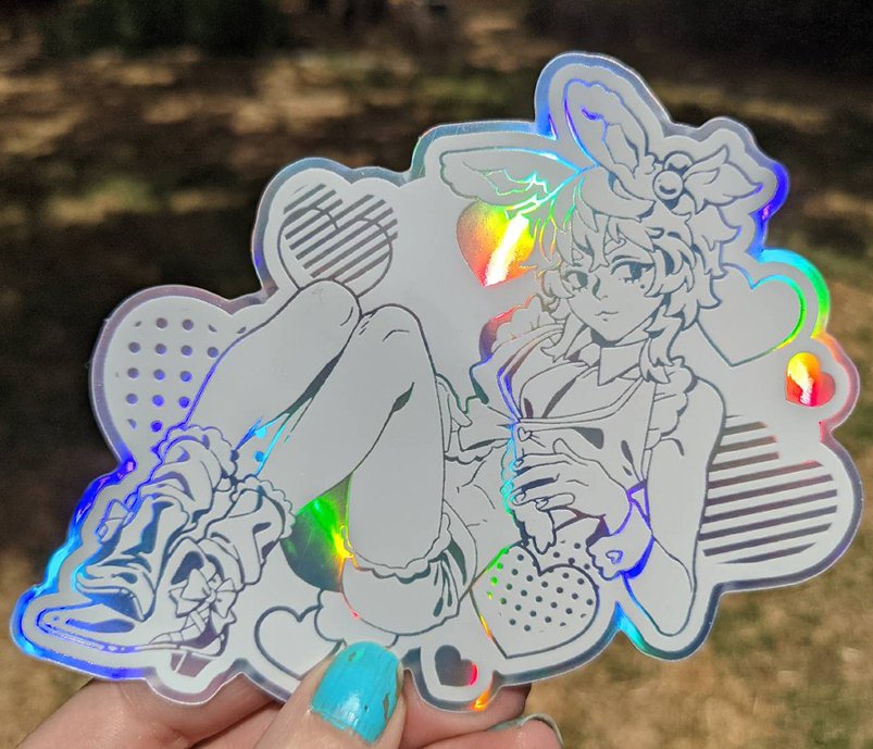 solthrys's tweet image. if you ever want to lure me into a trap put some holographic paper in there