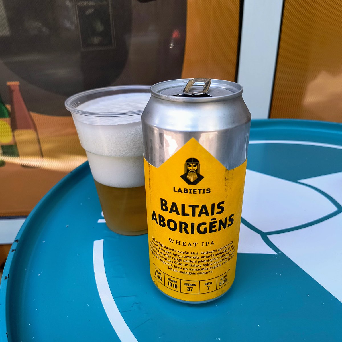 birenoshkembe's tweet image. Тръгнах за #sedem за да опитам #sessionipa -та на #blackseabeers обаче стигнах до #osem пих две бири на #labietis и след една разходка все пак слязох до Седмицата. :) #beer #cheers #наздраве