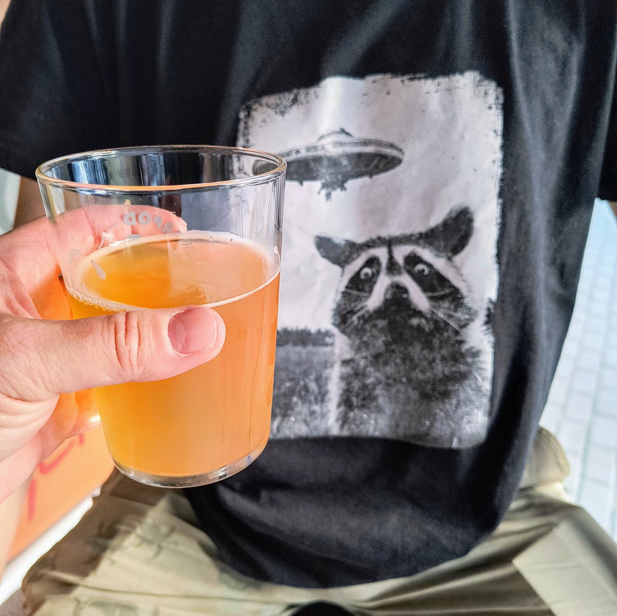 birenoshkembe's tweet image. Тръгнах за #sedem за да опитам #sessionipa -та на #blackseabeers обаче стигнах до #osem пих две бири на #labietis и след една разходка все пак слязох до Седмицата. :) #beer #cheers #наздраве
