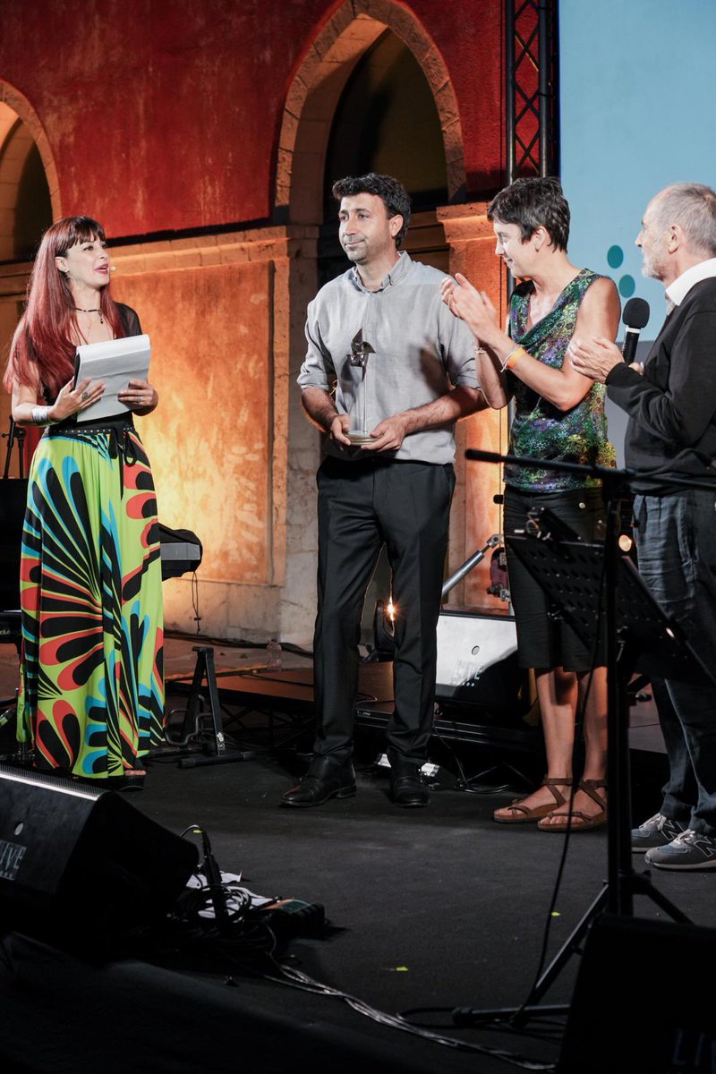 pelegozan's tweet photo. ‘Demo Ke Pelê Gozan Benî Zer’ 9. Festîval Mîyannetewî yê Babel de Xelata Fîlma tewr baş PREMIO MAESTRALE girewt.

Cagliari(Casteddu) / Italia
June/2025

At 9th Babel International Film Festival ‘When The Walnut Leaves Turn Yellow’ was awarded with Best Film ‘Premio Maestrale’ https://t.co/VGSYv6xzf7