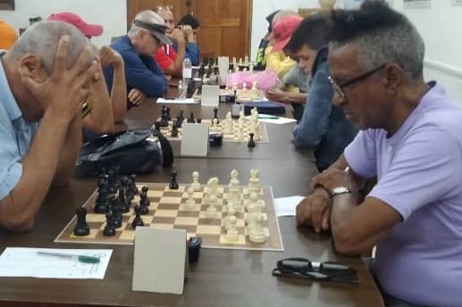 Rumbo a nuestro rendición de cuenta a la <a href="/AsambleaCuba/">Asamblea Nacional Cuba</a>, vivimos este sábado otra parada de las tomas deportivas #SiempreJoven.
Nuevamente, muchas iniciativas desde la base, hoy en los aniversarios de los natalicios de #Maceo y #Che.
Siempre, #UnidosXCuba.