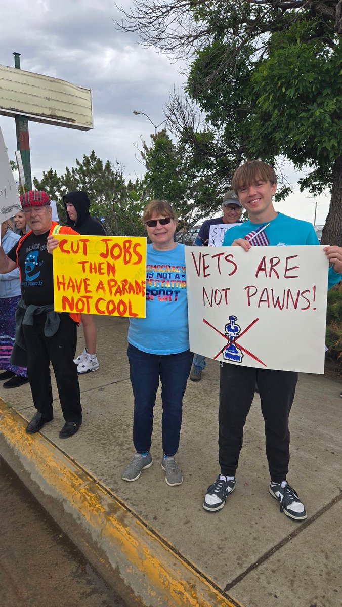 msmanmc's tweet photo. 🇺🇲 Havre saw over 160 people turn out today  to say #nokings  Please share your pictures from our rally below if you got any! 🇺🇲🇺🇲🇺🇲🇺🇲🇺🇲 https://t.co/Gs8Al0IOca