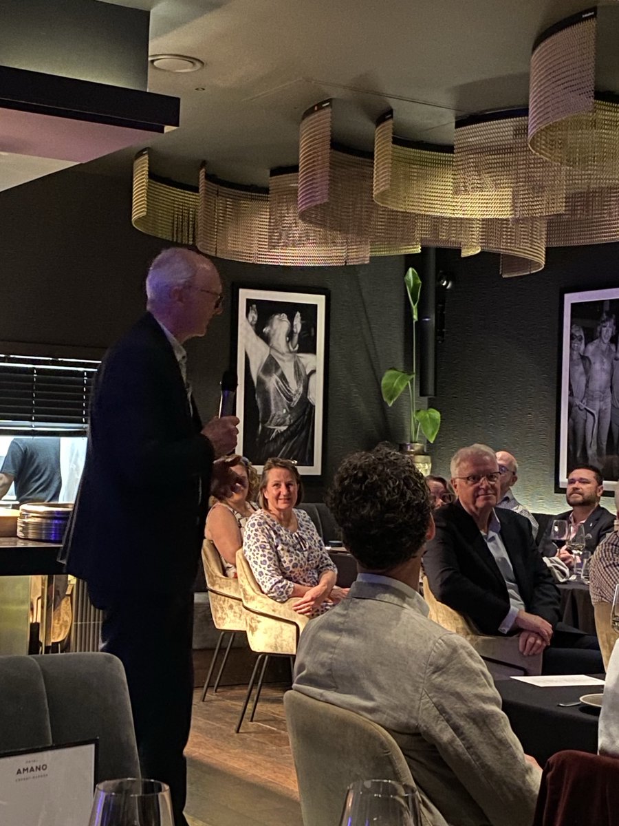 Thankyou Jonothan Earnshaw for your 25 years of excellence in editing for ⁦<a href="/BJSurgery/">BJS</a>⁩ ⁦<a href="/BJSAcademy/">BJS Academy</a>⁩ #happyretirement #fancyagameofpool