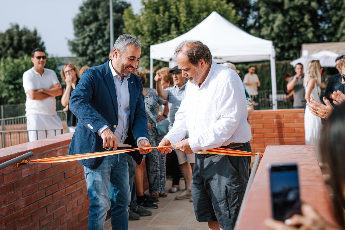 Juntsmunicipis's tweet image. El diputat @ramonbacardit ha acompanyat l’alcalde d’Avinyó, Sergi Grau, en l’acte d’inauguració del renovat complex municipal, que ha obert portes aquest dissabte coincidint amb la finalització de les obres. #Avinyó #Inauguració