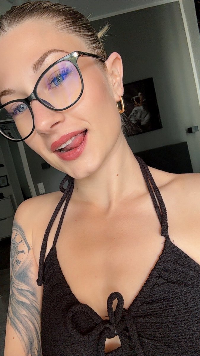 Bin gerade online 👀 schaut mal in den link von meiner bio😛