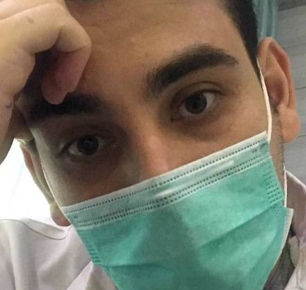 ΕΙΜΑΣΤΕ ΑΚΟΜΑ ΖΩΝΤΑΝΟΙ...
«Έκοψαν και το τελευταίο καλώδιο.
Δεν φεύγουν μηνύματα. Δεν εισάγονται εικόνες.
Ακόμα και η θλίψη έχει απαγορευτεί...»
Εχω όλη μέρα μέσα μου αυτό το συγκλονιστικό μήνυμα που κατάφερε να στείλει σε όλους μας, μέσω του "Χ", ο γιατρός  Dr. Ezzideen από την