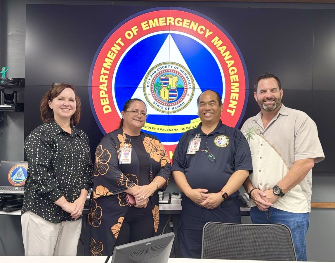 Maui Emergency Management Agency (MEMA) visited Oahu DEM’s office yesterday for a tour as we learn from one another to increase preparedness, resiliency, and communication. Mahalo for all your hard work @Maui_ema