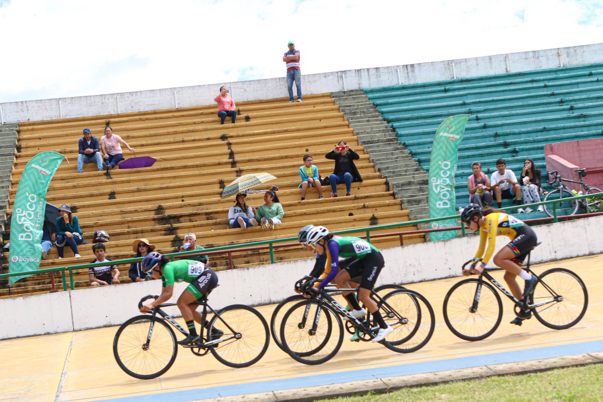 En el velódromo de Duitama, este sábado 21 de junio se cumplirá la cuarta válida de la Copa Boyacá Raza de Campeones 2025.

Hasta el próximo martes 17 de junio de 2025 a las 8:00 a.m., estarán abiertas las inscripciones y confirmaciones. 👉 acortar.link/9k2NJI