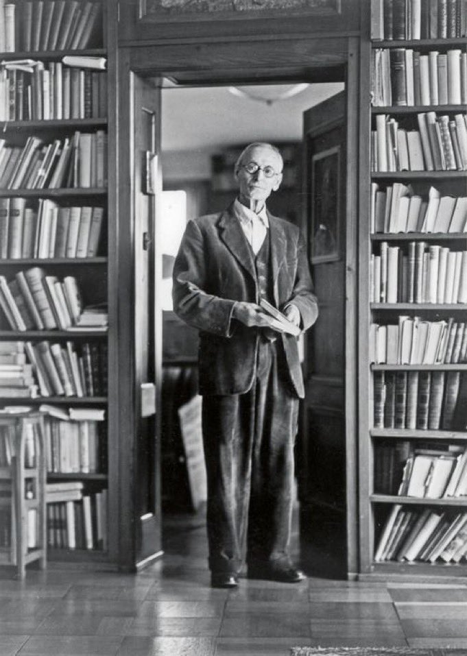 Fparrhesia's tweet image. "Hayatın rezilliklerine karşı en iyi silahlar cesaret, inatçılık ve sabırdır. Cesaret güçlendirir, inatçılık eğlendirir ve sabır, sükûnet sağlar."

Hermann Hesse | Yalnızlık Özgürlüktür