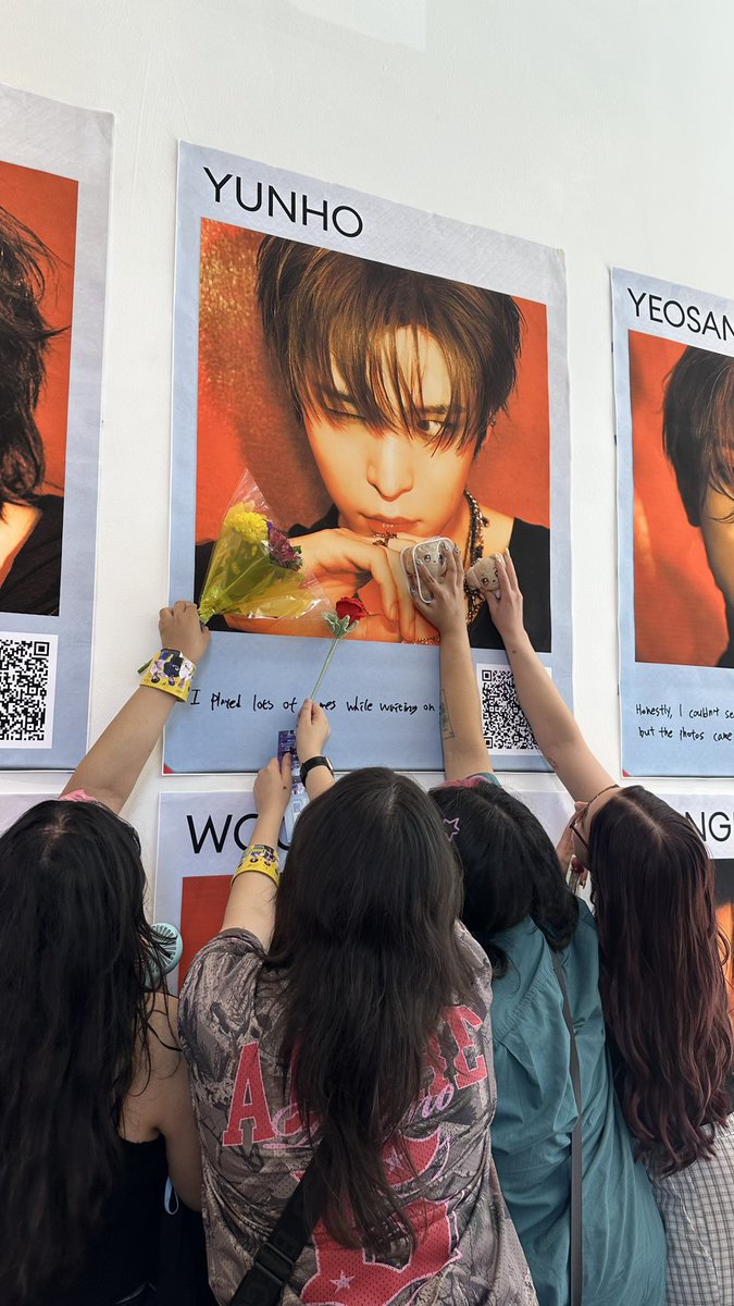 at the ateez popup with 4 different yunho stans….. I’m scared