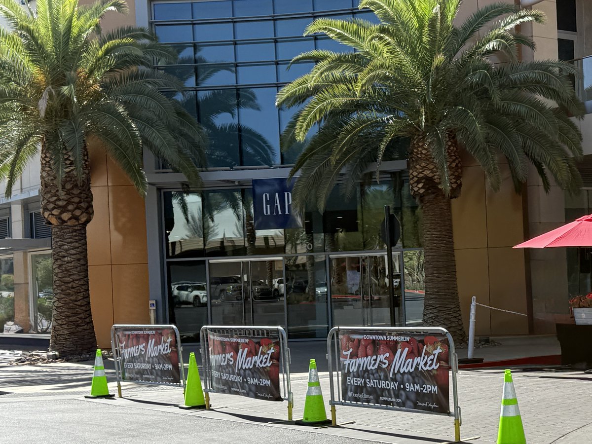 rachelaziani's tweet image. A beautiful day for the Farmers Market! 🍅🥑🍓🍉🫐 
#HappySaturday #LasVegas #Summerlin