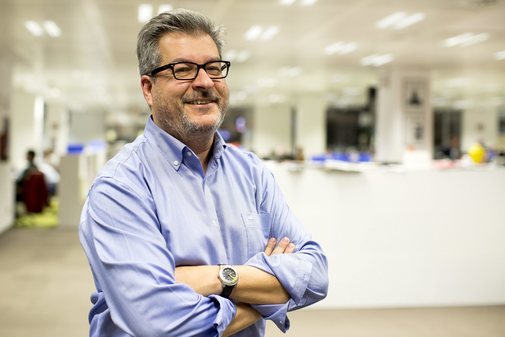 Hasta siempre Fernando Lázaro, amigo y enorme periodista. Un abrazo enorme para toda la familia. Te echaremos mucho de menos.