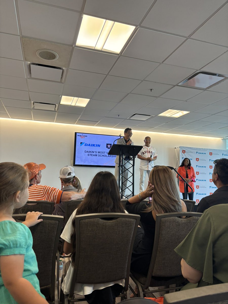 Lead_w_Russell's tweet image. Congratulations to Jayden Frimpong for being awarded the @daikin Most Valuable STEAM Scholarahip with @astros! Out of 460 applicants, Jaden was one of the 10 selected. So proud of your accomplishments! Way to represent @THS_Tigers #LeadthePAC #DevelopingLeaders