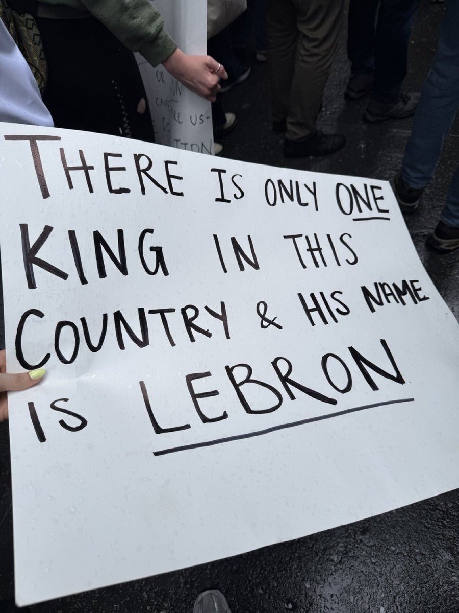 someone brought this to the protest 😭😭