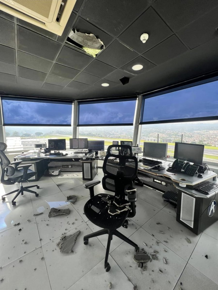 ACDECTA (@acdectaatc) on Twitter photo Controladores preparados para afrontar esta alta temporada bajo condiciones inaceptables.La que no esta lista es la infraestructura para apoyar nuestras funciones. Mañana de hoy ,torre de control matecaña/pereira despedazandose. Por fortuna no hubo heridos. <a href="/maferojas/">Mafe Rojas</a> Controladores preparados para afrontar esta alta temporada bajo condiciones inaceptables.La que no esta lista es la infraestructura para apoyar nuestras funciones. Mañana de hoy ,torre de control matecaña/pereira despedazandose. Por fortuna no hubo heridos. <a href="/maferojas/">Mafe Rojas</a>