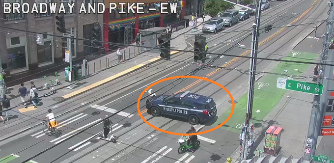 Бродвей закритий NB & SB між E Pine ST та E Union