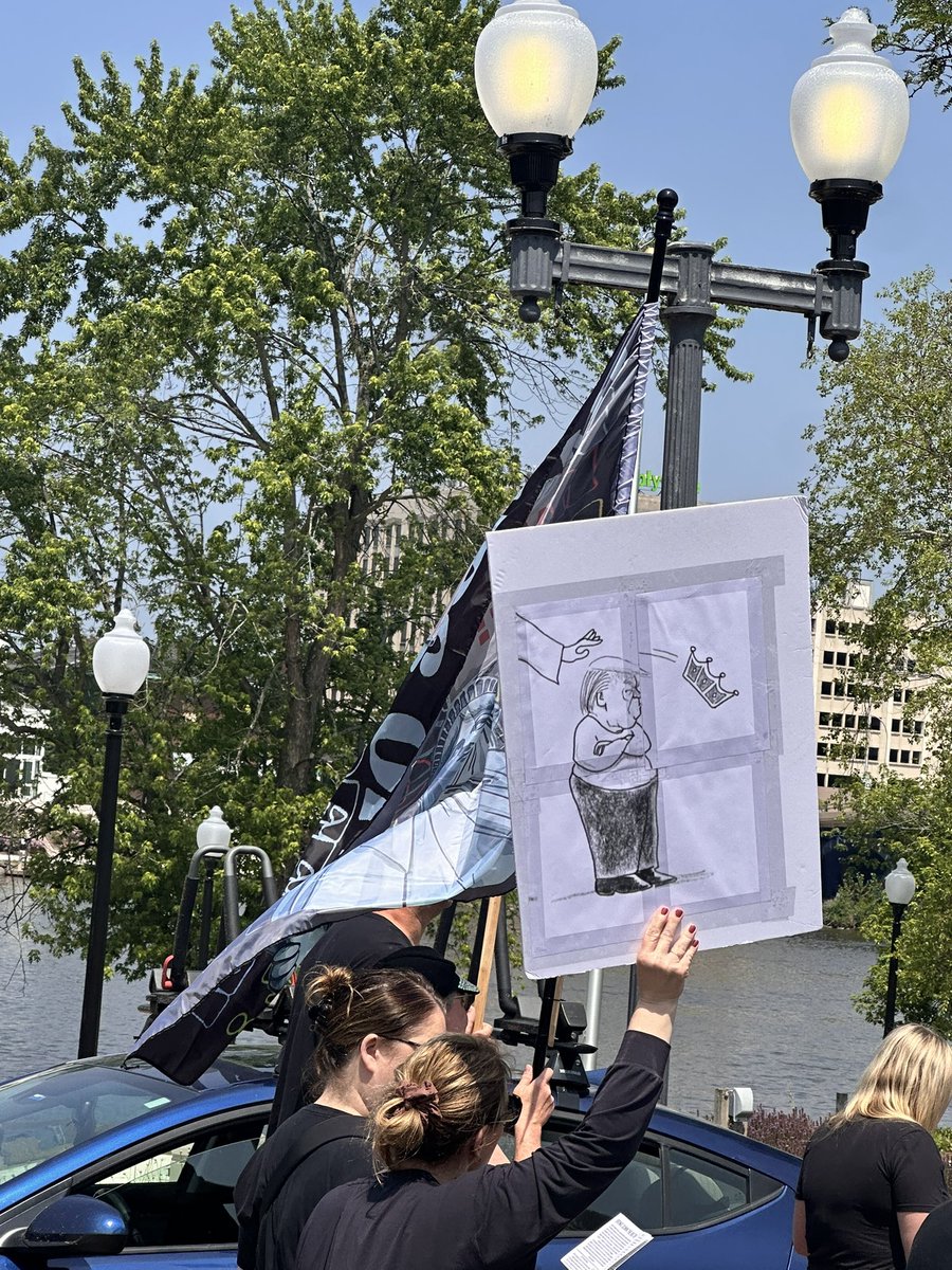 lxgit_'s tweet image. #NoKingsDay Rockford, Illinois 📍