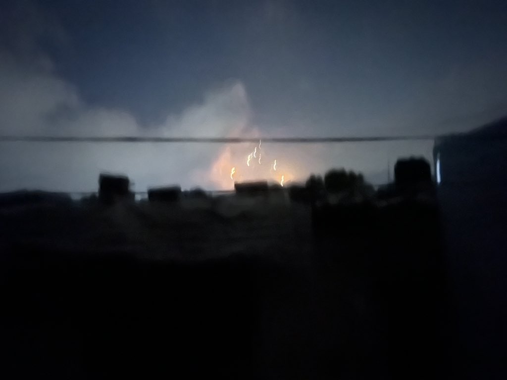 ruwaidaamer8's tweet image. I’m still alive in Gaza after 5 days without internet!
We are following and watching the Iranian missiles on Israel!