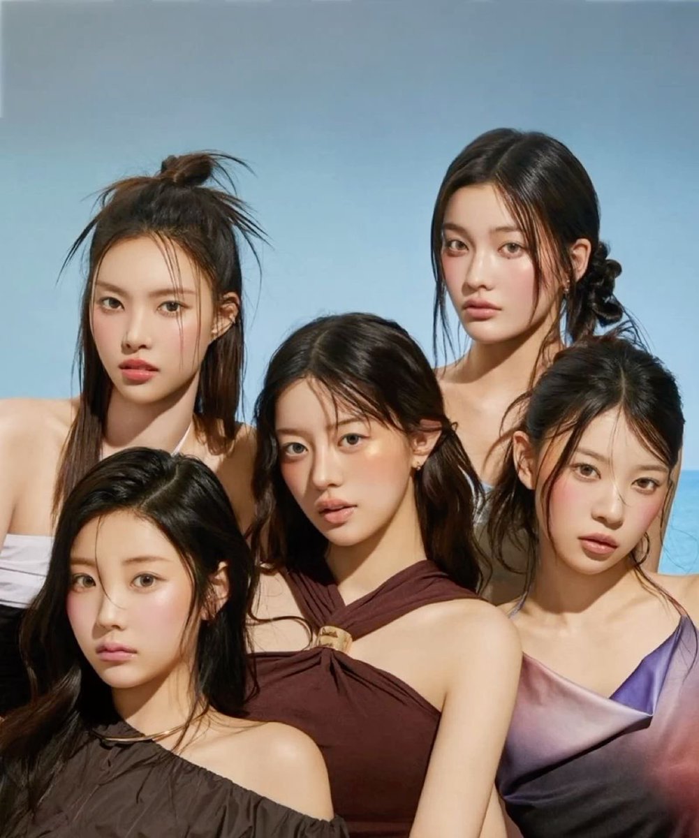 wonalogy's tweet image. enhypen and illit being the definition of talent.

a thread