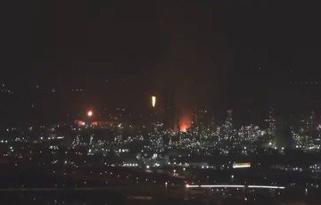 This photo is in Haifa 

Haifa is burning

#Iran 
#iranisraelwar    #TelAviv #Tehran