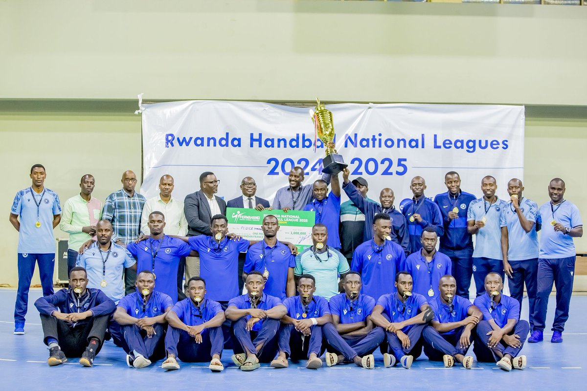 Sadi7 (@habimanasadi) on Twitter photo Police HC yegukanye igikombe cya shampiyona 2024/2025 nyuma yo gutsinda APR HC imikino 3-0.
<a href="/FerwahandRwanda/">Rwanda Handball Federation</a> <a href="/Tuyipas/">TUYISENGE Pascal</a> Police HC yegukanye igikombe cya shampiyona 2024/2025 nyuma yo gutsinda APR HC imikino 3-0.
<a href="/FerwahandRwanda/">Rwanda Handball Federation</a> <a href="/Tuyipas/">TUYISENGE Pascal</a>