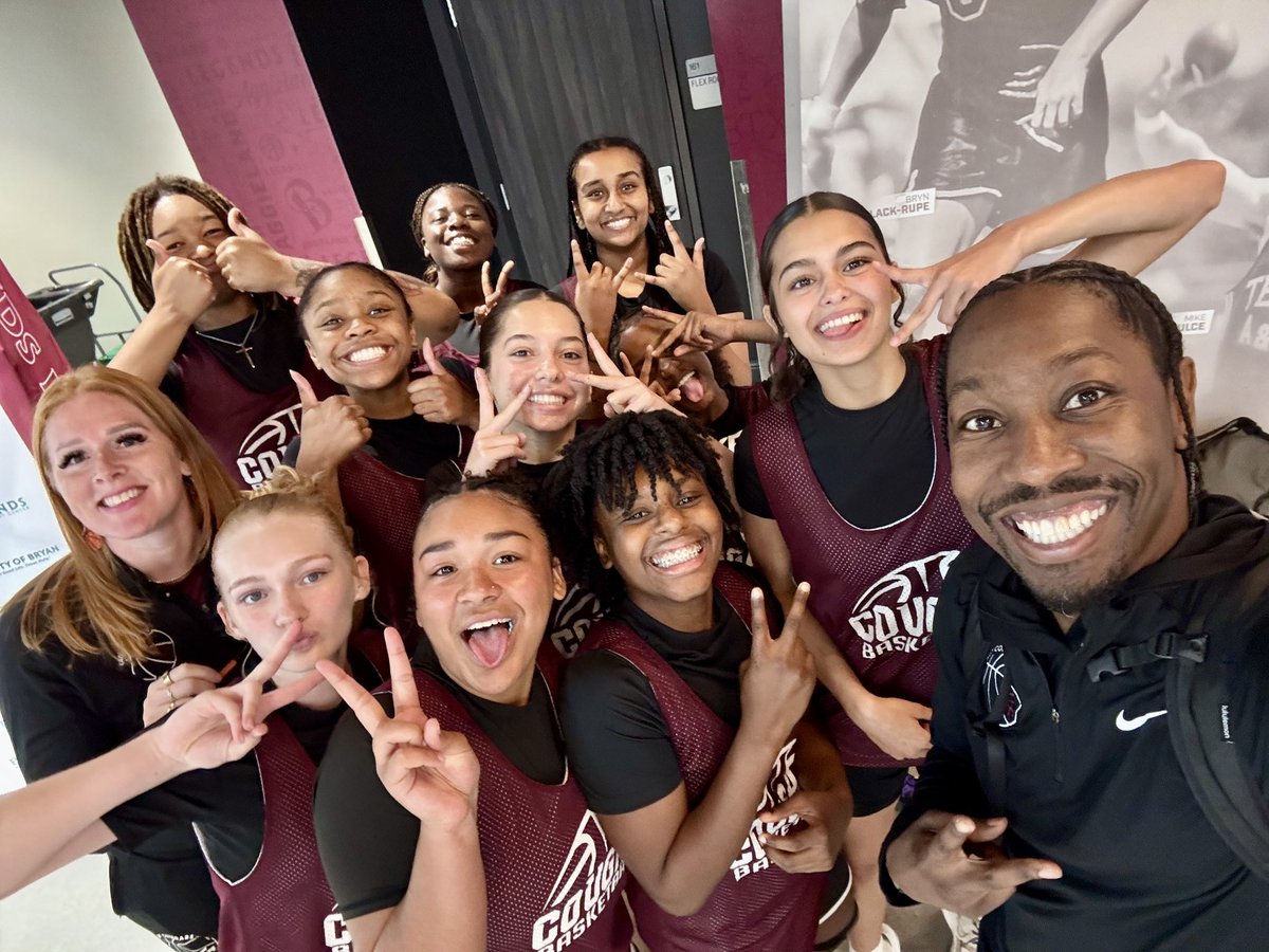 Played against tough competition at the TABC Showcase this weekend &amp; finished w/ a big win. Learned a lot about ourselves &amp; we’re excited to keep working.🔥 

Huge shoutout to all of the college coaches for coming to watch us play…thank you!

♥️🏀🐾 
#100for100 #EarnEverything