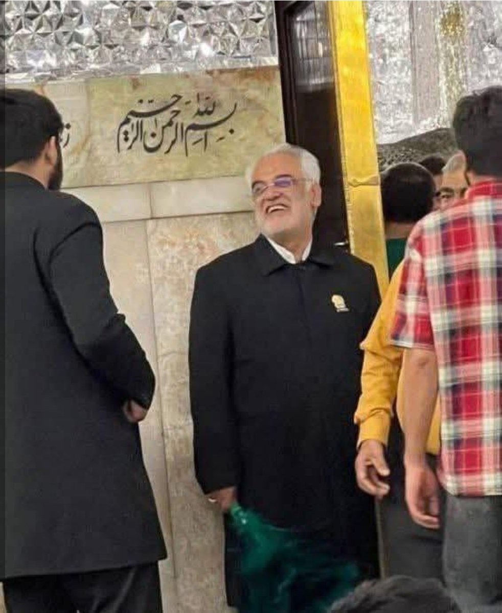 من به شدت با دیدن هر عکس از دکتر #طهرانچی قلبم تیر می‌کشه
