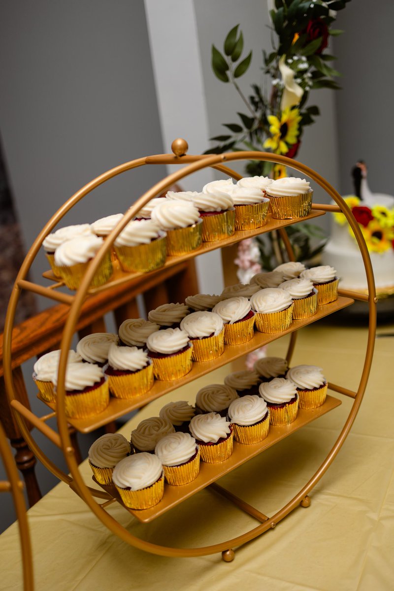 KatherineLashae's tweet photo. Thinkin bout these cupcakes https://t.co/QR9s6GPAHw