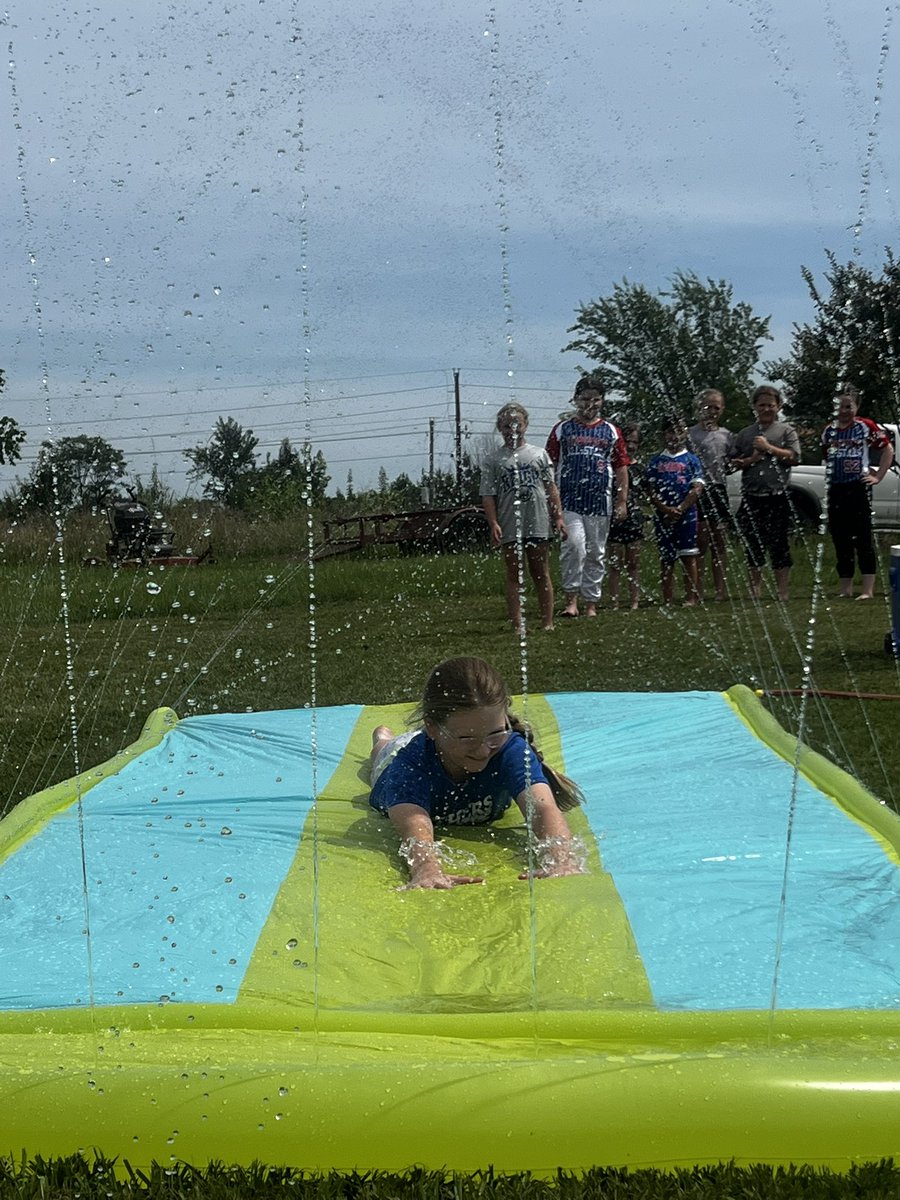 LETUSoftball's tweet photo. Youth Camp was a BLAST! ☀️💦

Big thanks to our camp sponsor, Diamond Mechanics for hosting us! https://t.co/QHXCKLwcR1