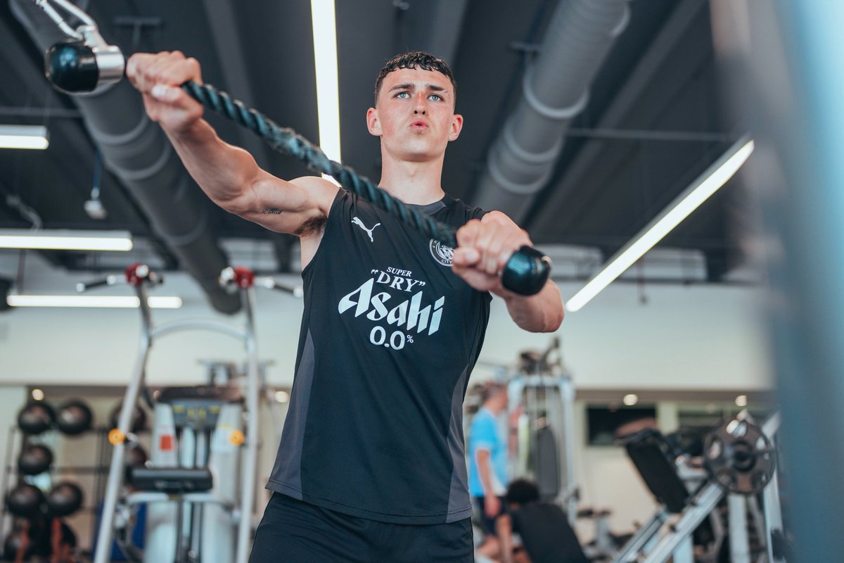 ManCity's tweet photo. Gym session 🏋️‍♂️ https://t.co/kzs34B2qvI